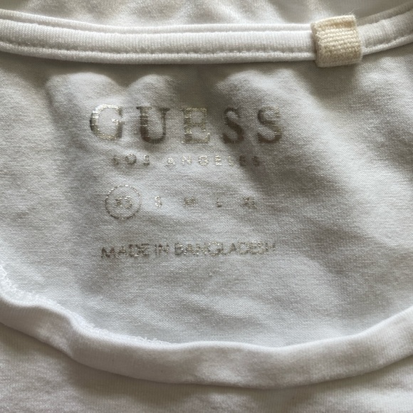 **Guess White Graphic Tee (Size XS)** - Picture 4 of 6
